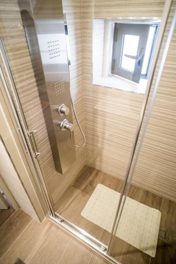 800S Home Luxury Rooms Ostuni Bagian luar foto